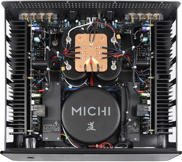 Michi Prestige S430 van binnen: ringkerntrafo en dubbele afvlakcondensatoren